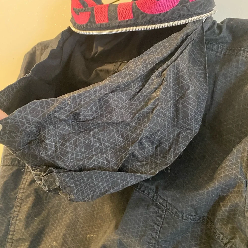 Bench Black Jacket with Subtle Pattern - Picture 7 of 7